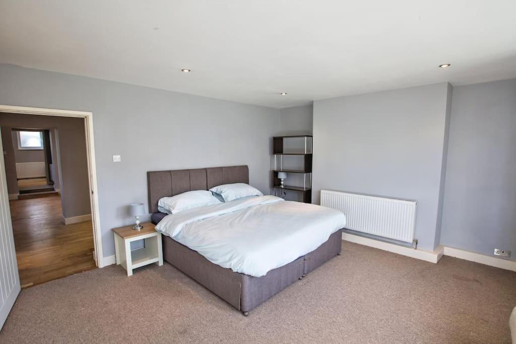 Charming Apartment In Deal Near The Beach & Town Exterior photo